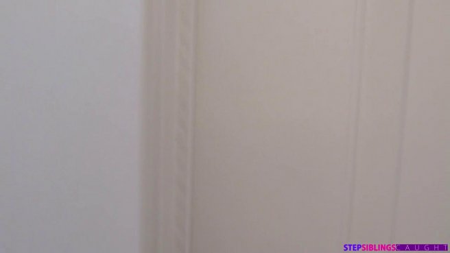 Сводный брат трахнул сестру в писку и оба остались довольны сексом #1