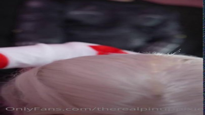 Разукрашенная шлюха любит член между сисек #10