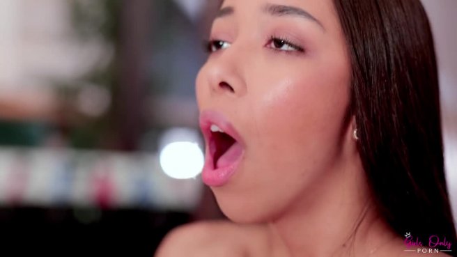 Прелесть лесбийского орала