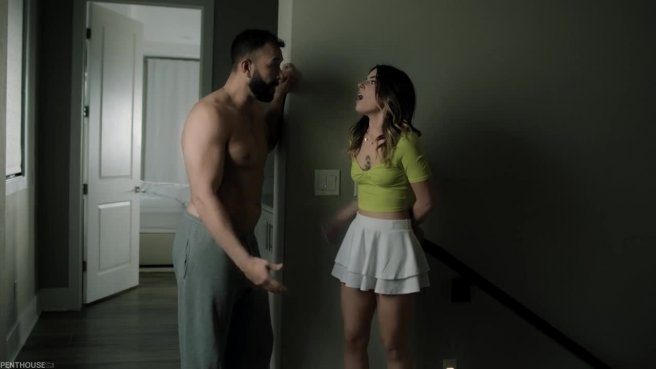 У брюнеточки свои моральные ценности #1