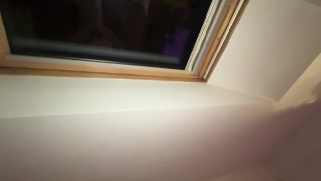 Просто засунь в нее свой елдак!