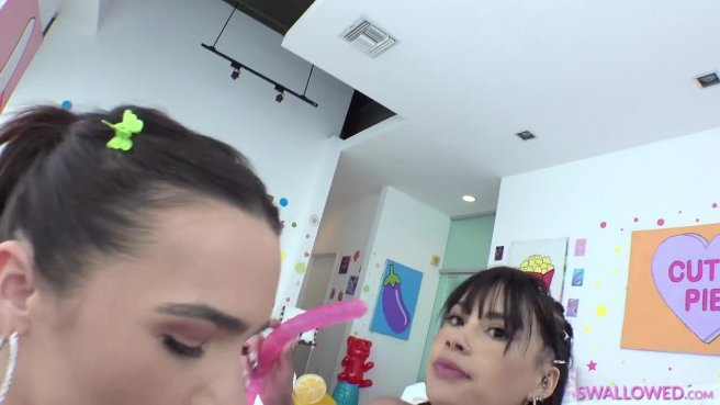 Кто из этих шкур лучше отсасывает? #3