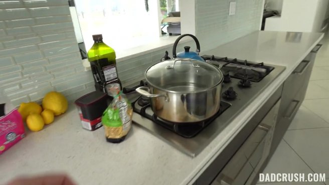 Совсем не сложно заняться сексом со своим папочкой #3