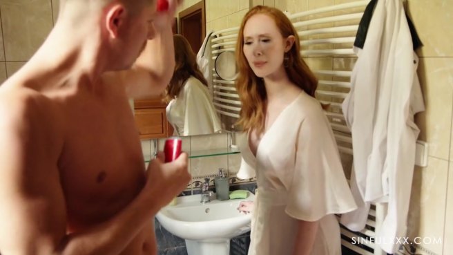 Грудастая нимфоманка и все грани её необузданной страсти #1